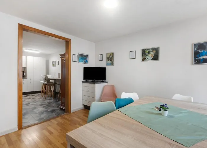 Zum Burgfried בית נופש *