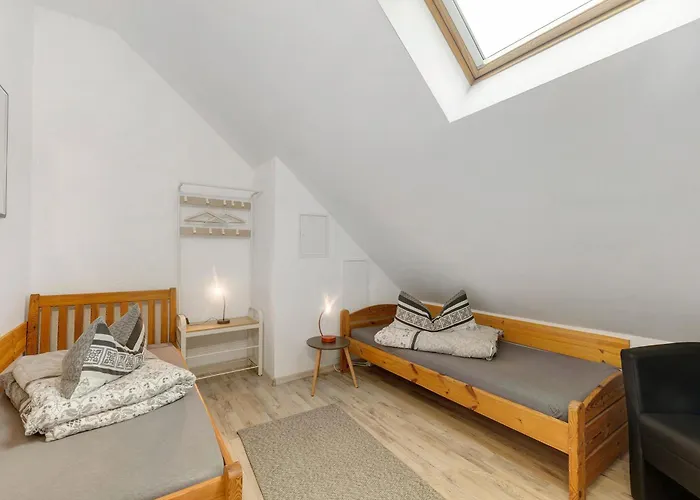 Zum Burgfried בית נופש *